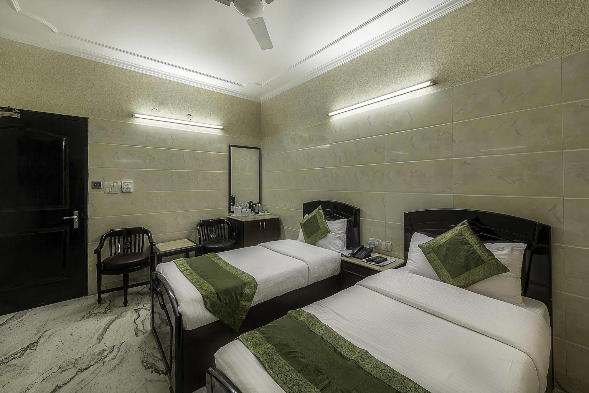Treebo Trend Singh Sons Karol Bagh Otel Yeni Delhi Dış mekan fotoğraf