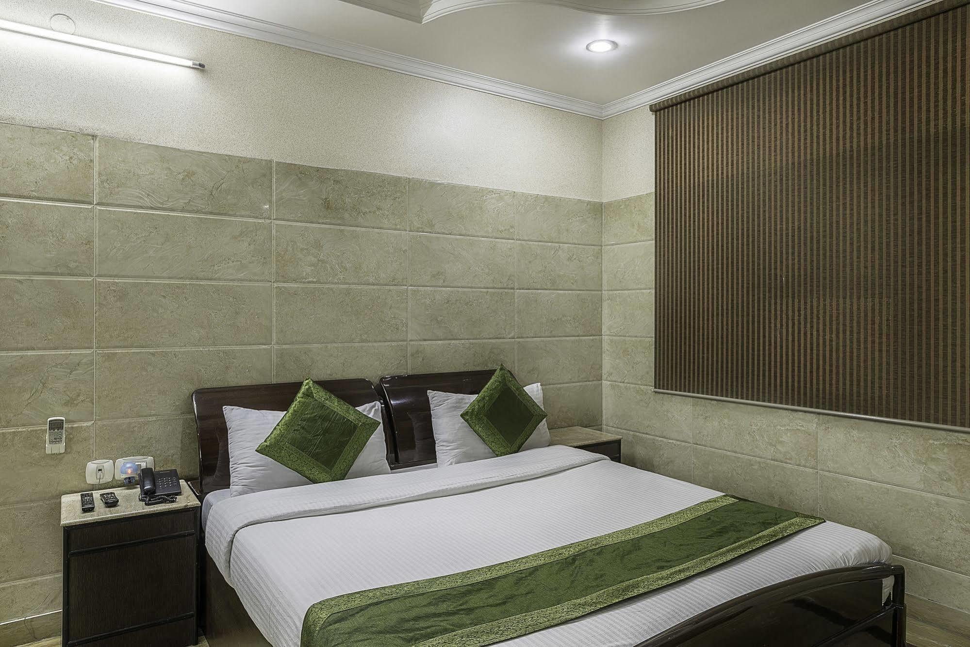 Treebo Trend Singh Sons Karol Bagh Otel Yeni Delhi Dış mekan fotoğraf