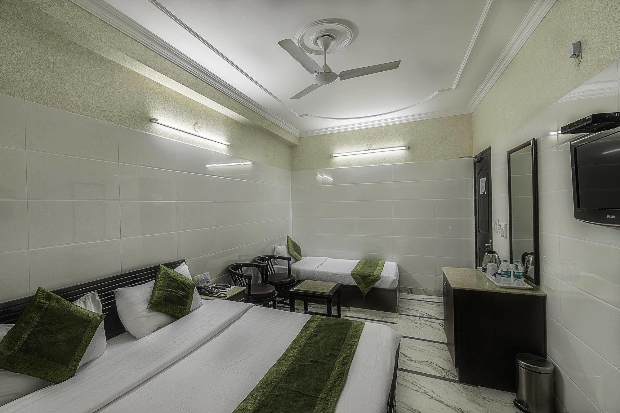 Treebo Trend Singh Sons Karol Bagh Otel Yeni Delhi Dış mekan fotoğraf