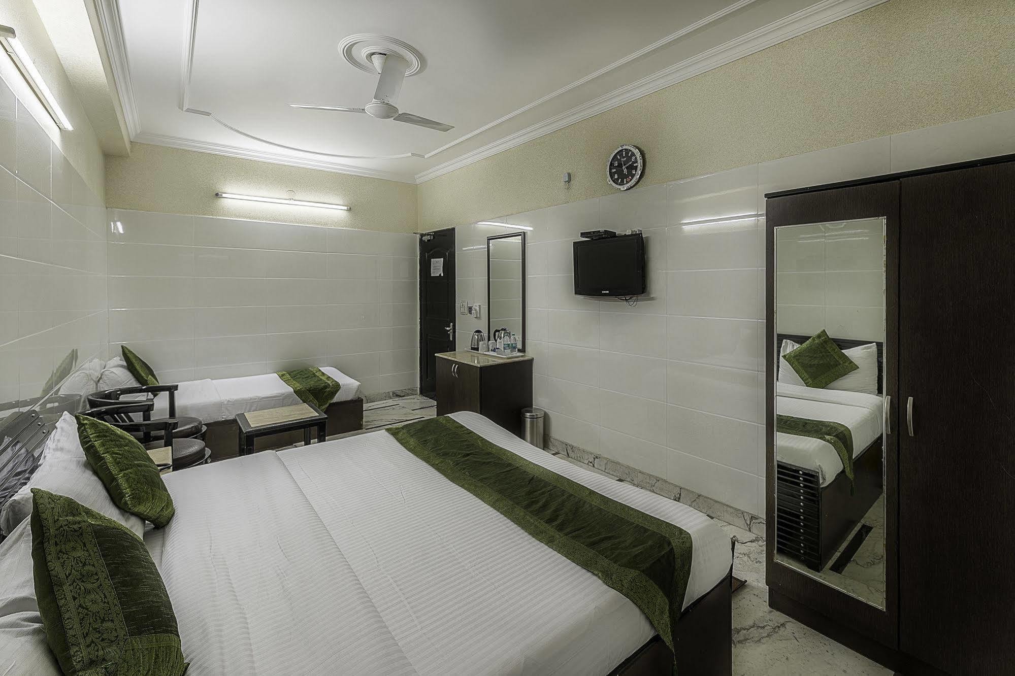 Treebo Trend Singh Sons Karol Bagh Otel Yeni Delhi Dış mekan fotoğraf